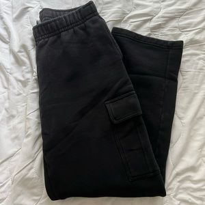 Aritzia TNA Cozy Fleece Cargo Sweatpants Black